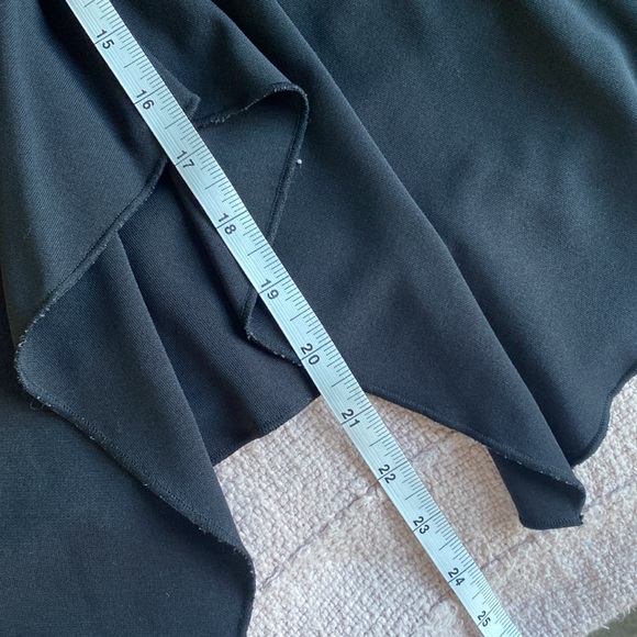 Black flows pencil skirt Express size small - Picture 7 of 7